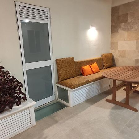 Aquamarine Sea Front Apartments - Elevated Ground Floor With Balcony And Yard Marsaskala Kültér fotó