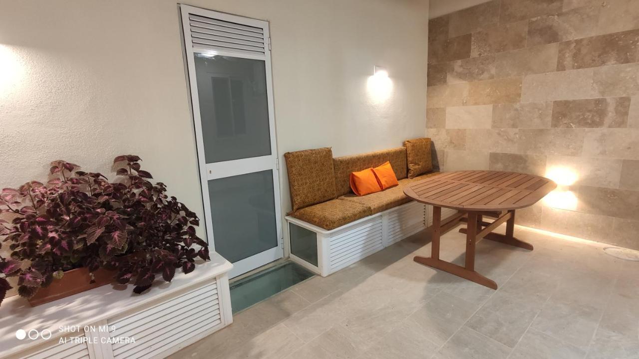 Aquamarine Sea Front Apartments - Elevated Ground Floor With Balcony And Yard Marsaskala Kültér fotó