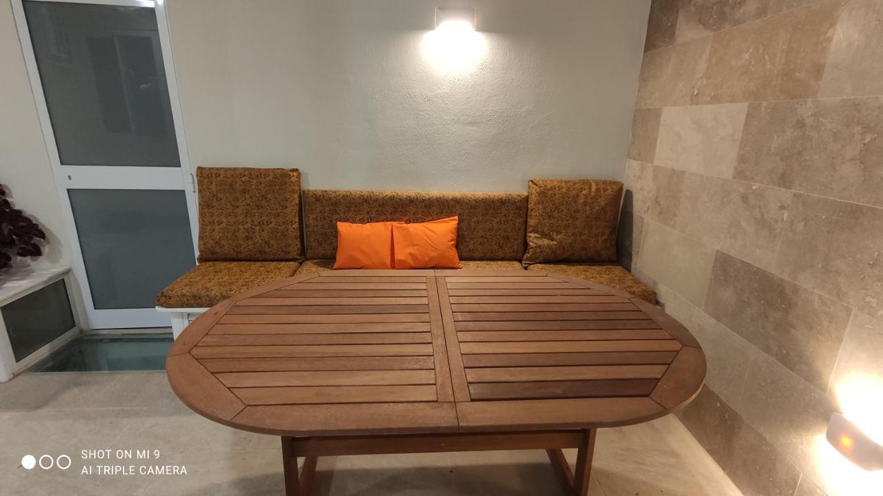 Aquamarine Sea Front Apartments - Elevated Ground Floor With Balcony And Yard Marsaskala Kültér fotó
