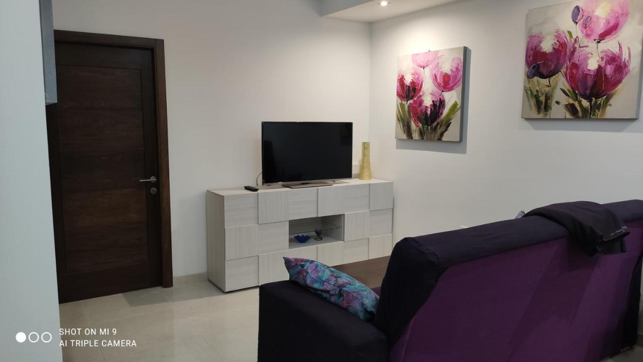 Aquamarine Sea Front Apartments - Elevated Ground Floor With Balcony And Yard Marsaskala Kültér fotó