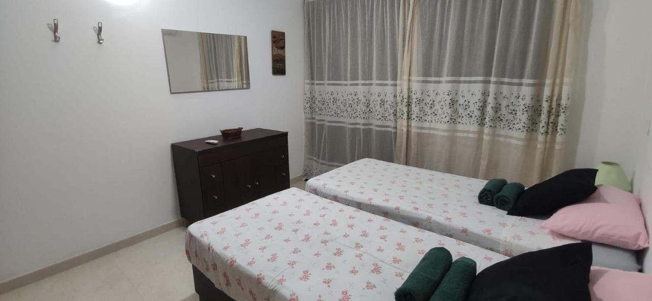 Aquamarine Sea Front Apartments - Elevated Ground Floor With Balcony And Yard Marsaskala Kültér fotó