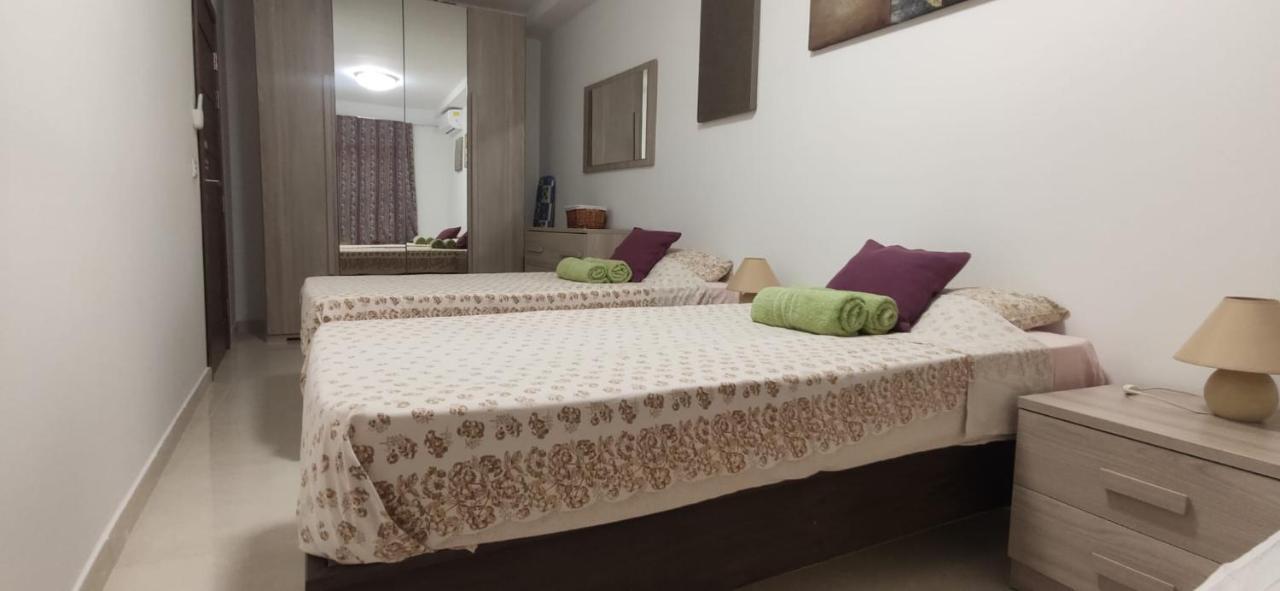 Aquamarine Sea Front Apartments - Elevated Ground Floor With Balcony And Yard Marsaskala Kültér fotó